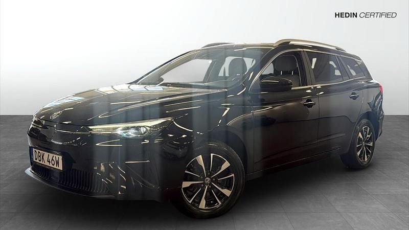 Svart (black) Begagnad 2022 MG MG5 EV Comfort Kombi | 249 900 kr - Bild 1/4