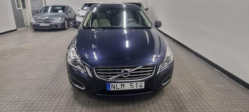 Begagnad Volvo S60 Momentum 150 HK (110 kW) 2012 Blå Sedan