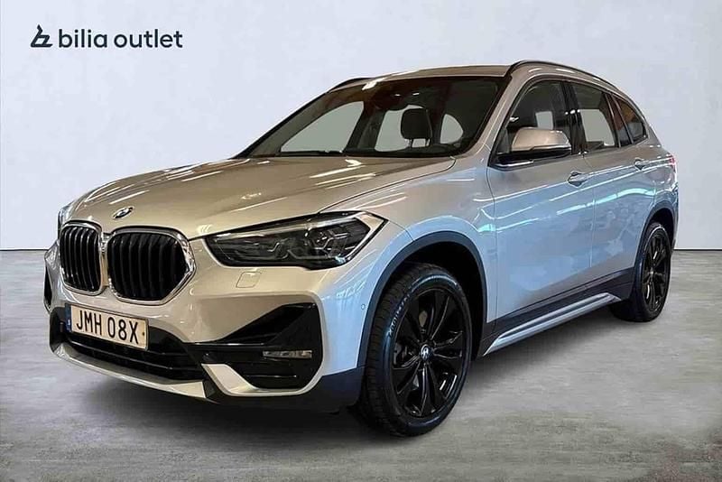 Silver Begagnad 2021 BMW X1 SUV | 189 900 kr (Marknadspris) - Bild 1/1