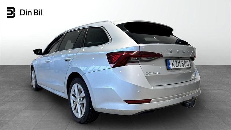 Begagnad Skoda Octavia 2024 Grå Kombi