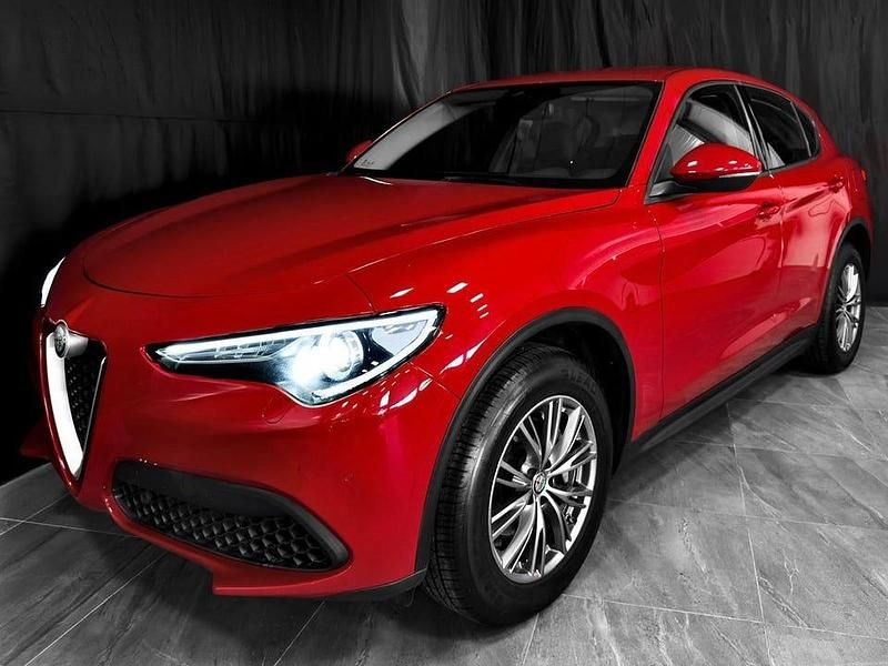 Begagnad Alfa Romeo Stelvio Super 201 HK (147 kW) 2017 Röd SUV