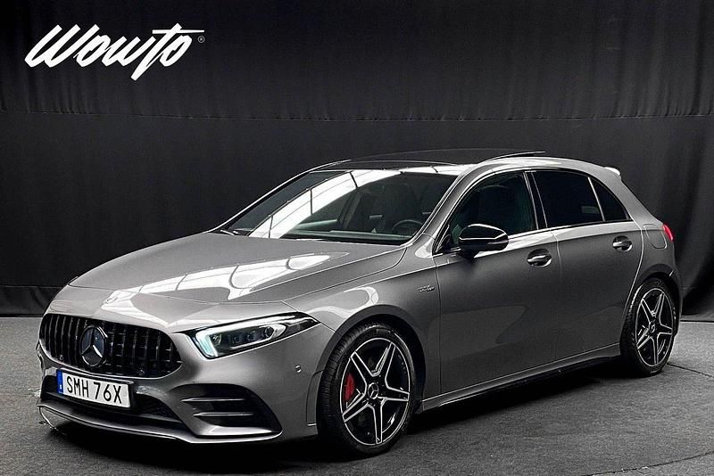 Mörkgrå Begagnad 2020 Mercedes A35 AMG AMG Kombi | 359 800 kr - Bild 1/3