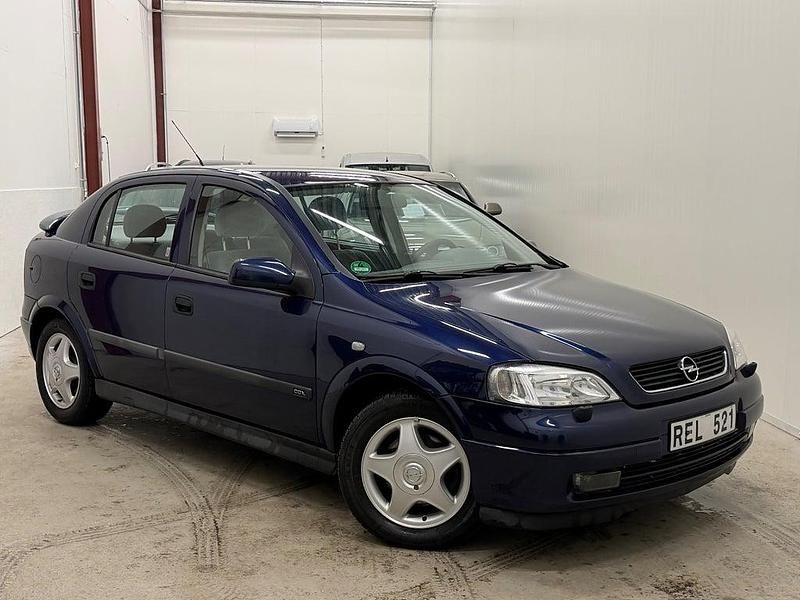 Begagnad Opel Astra 116 HK (85 kW) 1999 Blå Halvkombi