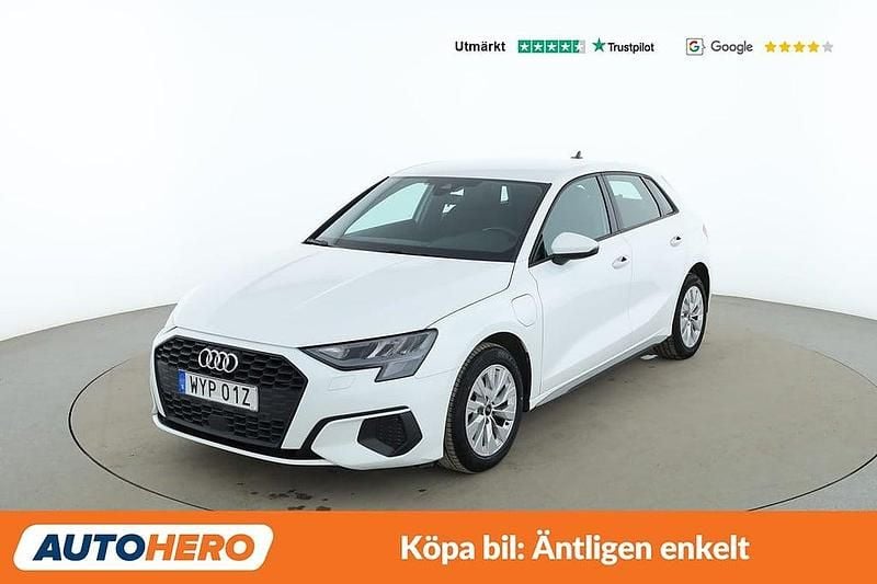 Vit Begagnad 2021 Audi A3 Sportback e-tron Halvkombi | 259 000 kr (Marknadspris) - Bild 1/4