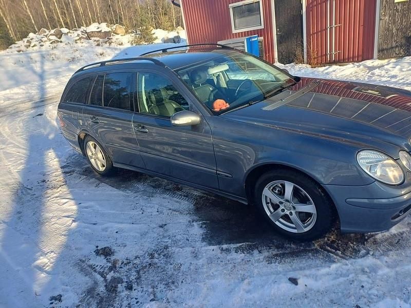 Begagnad Mercedes E200 163 HK (119 kW) 2005