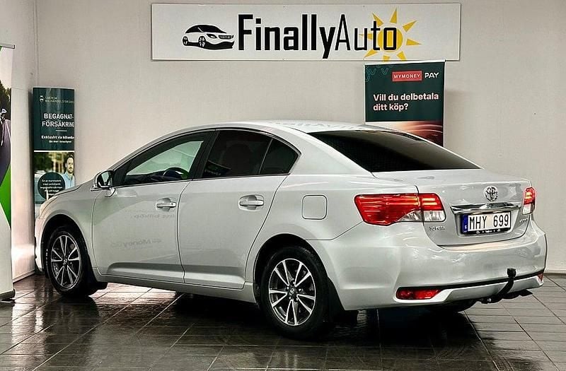 Begagnad Toyota Avensis Business Edition 152 HK (111 kW) 2012 Silver Sedan