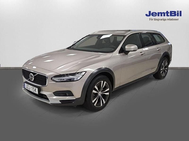 Ljusgrå (grå) Begagnad 2023 Volvo V90 CC Kombi | 409 000 kr (Bra pris) - Bild 1/4