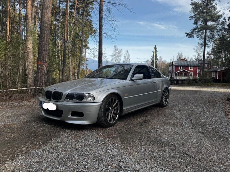 Silver Begagnad 2001 BMW 330 Performance Sportkupé | 120 000 kr - Bild 1/1