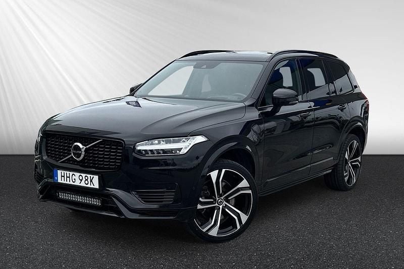 Svart Begagnad 2021 Volvo XC90 R-Design SUV | 524 900 kr (Marknadspris) - Bild 1/4