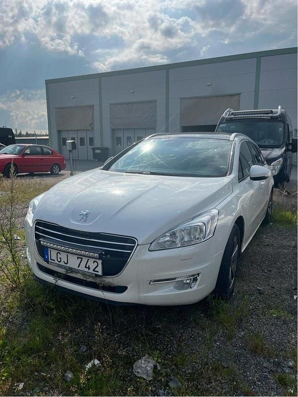 Vit Begagnad 2011 Peugeot 508 Kombi | 39 000 kr (Superpris) - Bild 1/4