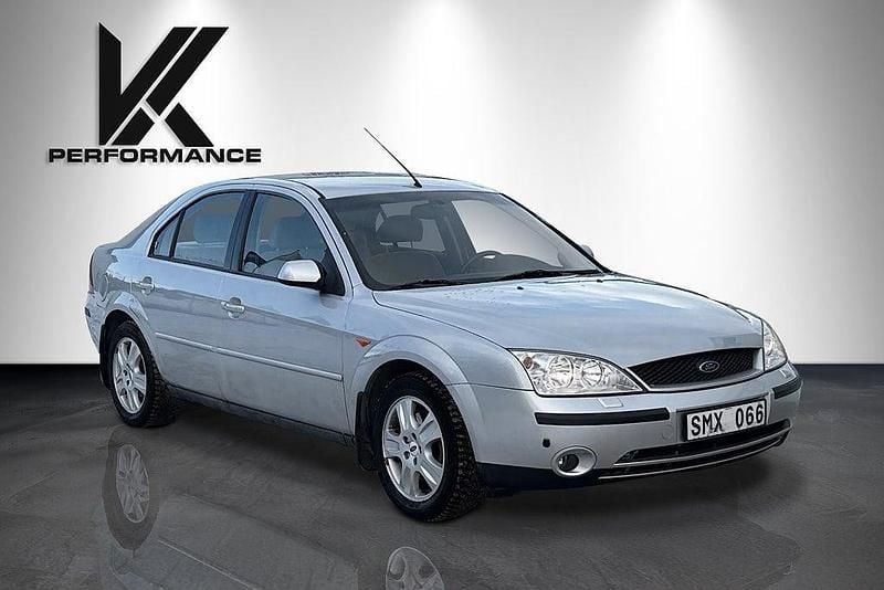 Begagnad Ford Mondeo 146 HK (107 kW) 2001 Grå Halvkombi