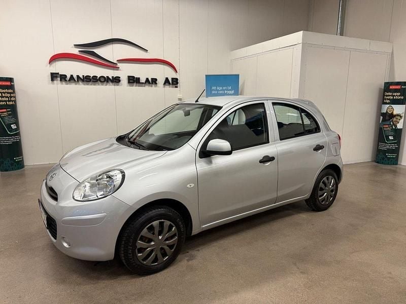 Silver Begagnad 2011 Nissan Micra Halvkombi | 59 900 kr (Lite dyr) - Bild 1/4