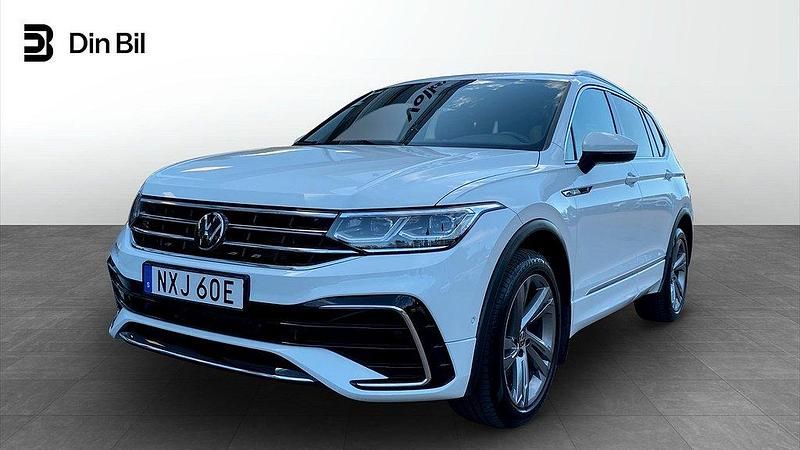 Vit Begagnad 2024 VW Tiguan Allspace R-line SUV | 479 900 kr (Marknadspris) - Bild 1/4