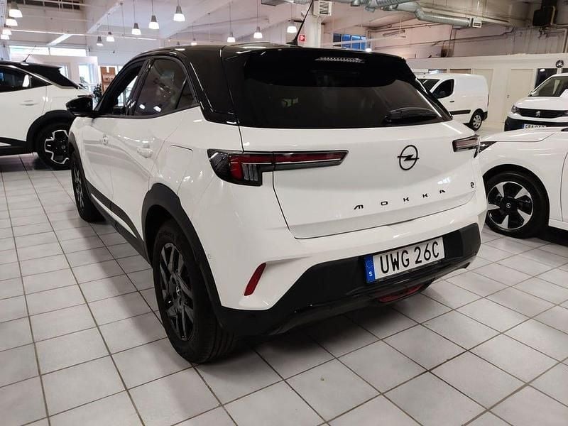 Begagnad Opel Mokka-e 100 kW (136 HK) 2023 Vit SUV