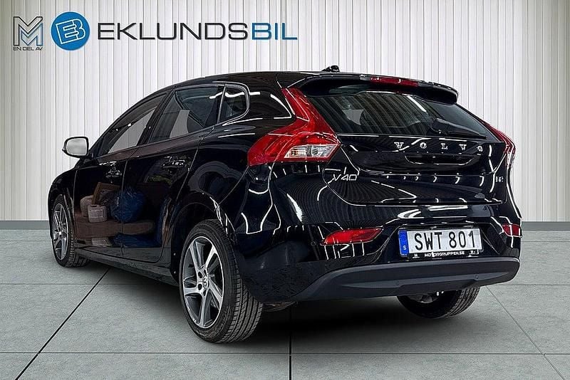 Begagnad Volvo V40 120 HK (88 kW) 2017 Onyx black metallic Halvkombi