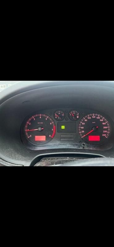 Begagnad 2001 Seat Leon Halvkombi | 15 000 kr - Bild 1/4