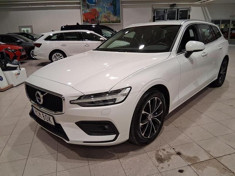Vit Begagnad 2020 Volvo V60 Kombi | 259 000 kr (Marknadspris) - Bild 1/4