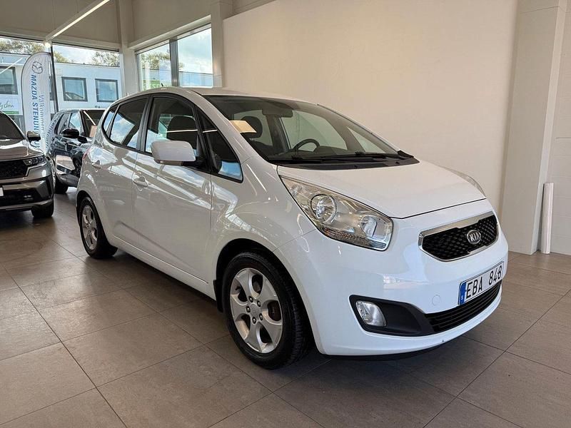 Vit Begagnad 2012 Kia Venga Comfort Halvkombi | 58 900 kr (Marknadspris) - Bild 1/4