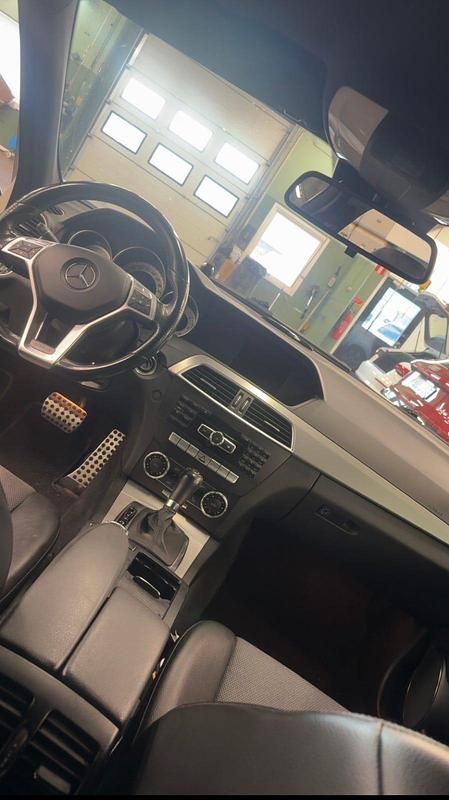 Begagnad Mercedes C220 170 HK (125 kW) 2012