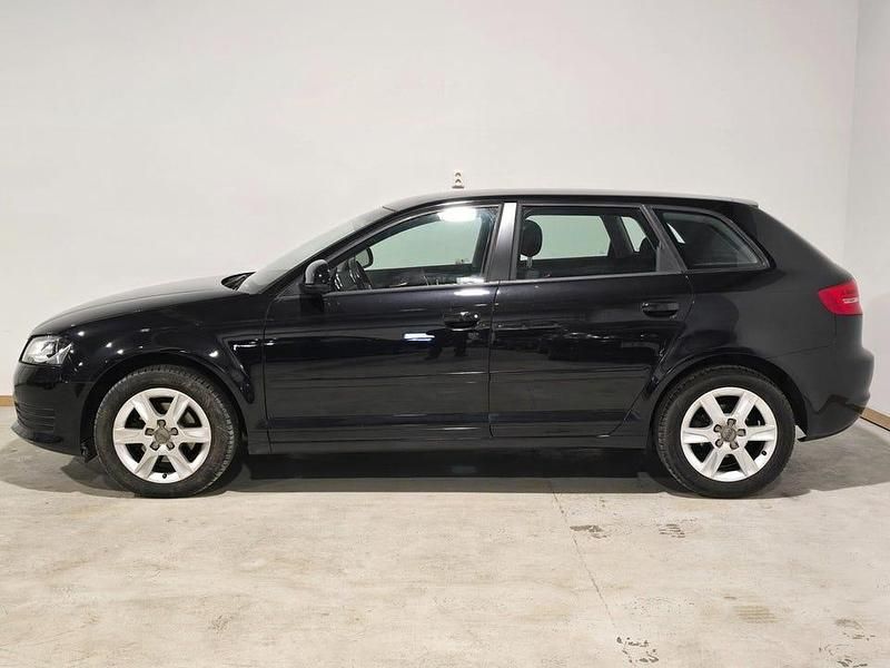 Begagnad Audi A3 Attraction 105 HK (77 kW) 2010 Svart Halvkombi