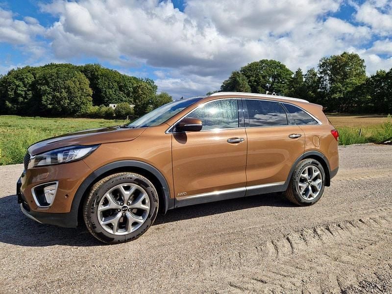Brun Begagnad 2015 Kia Sorento SUV | 159 000 kr (Marknadspris) - Bild 1/4