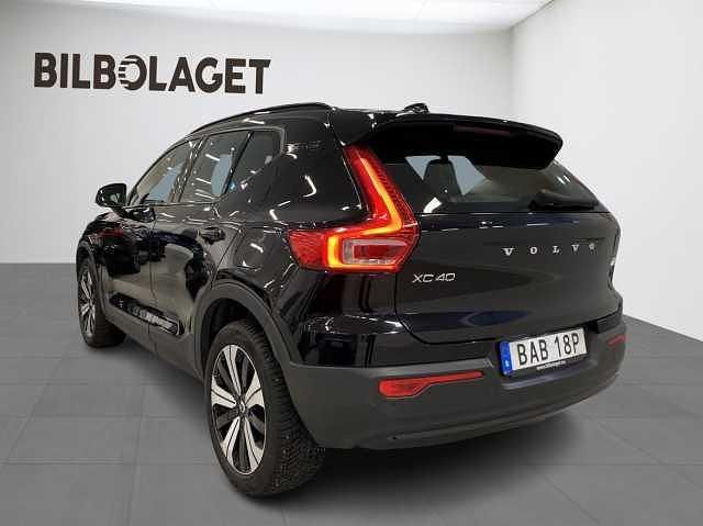 Begagnad Volvo XC40 Core 175 kW (238 HK) 2022 Svart SUV