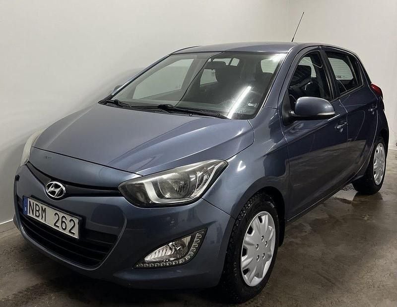 Blå Begagnad 2013 Hyundai i20 Premium Halvkombi | 46 900 kr (Bra pris) - Bild 1/4