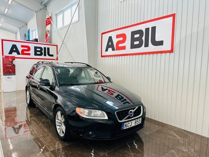 Svart Begagnad 2012 Volvo V70 Momentum Kombi | 110 000 kr (Marknadspris) - Bild 1/4
