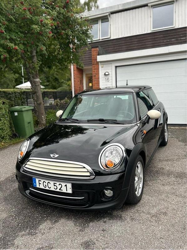 Svart Begagnad 2012 Mini Cooper Halvkombi | 78 000 kr - Bild 1/4