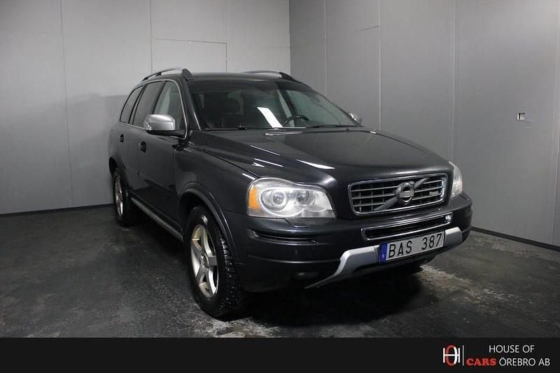 Grå Begagnad 2011 Volvo XC90 R-Design SUV | 89 900 kr (Bra pris) - Bild 1/4