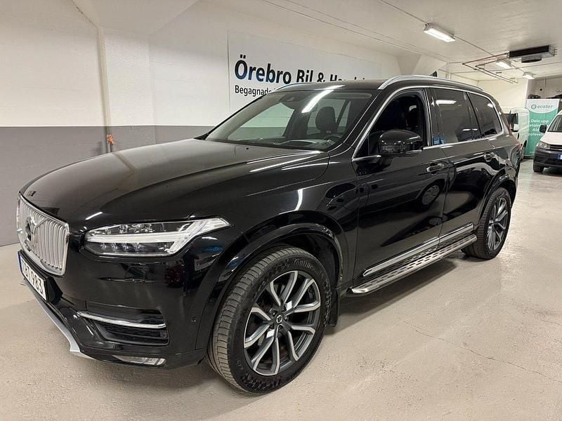 Svart Begagnad 2017 Volvo XC90 Inscription SUV | 299 900 kr (Marknadspris) - Bild 1/4