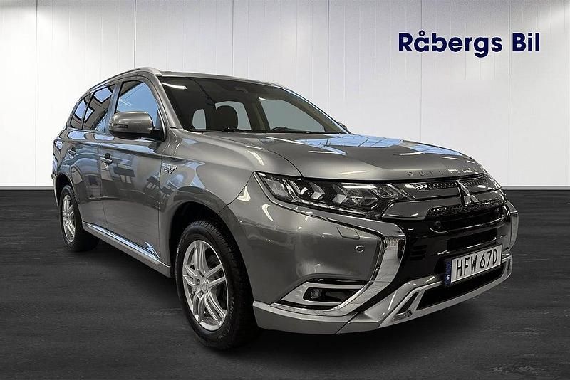 Begagnad Mitsubishi Outlander P-HEV 135 HK (99 kW) 2019 Grå SUV