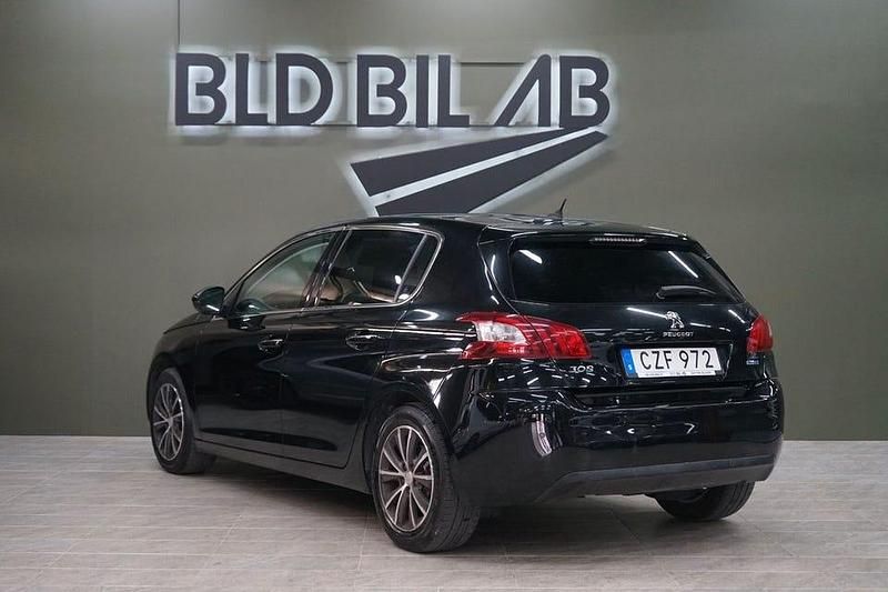 Begagnad Peugeot 308 120 HK (88 kW) 2015 Svart Halvkombi