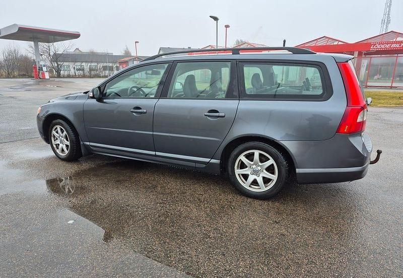 Begagnad Volvo V70 145 HK (106 kW) 2009 Grå Kombi