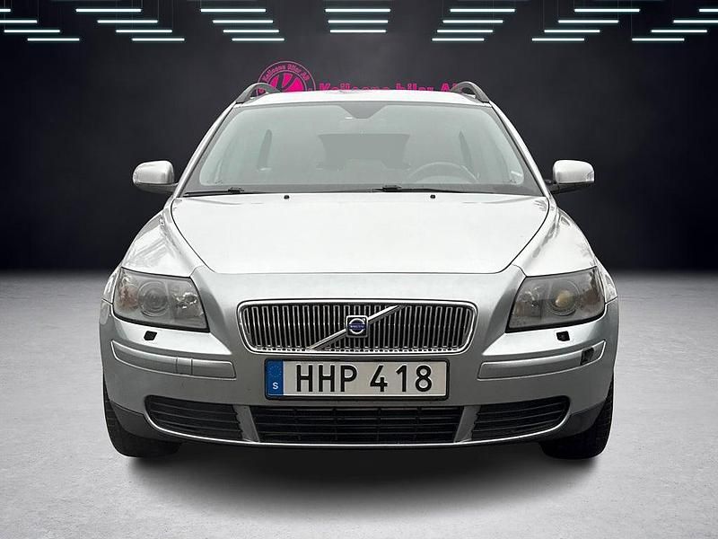 Begagnad Volvo V50 Kinetic 136 HK (100 kW) 2007 Ljusgrå Kombi