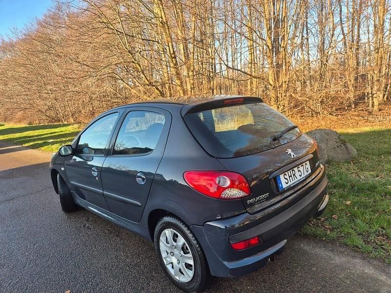 Begagnad Peugeot 206+ 60 HK (44 kW) 2011 Halvkombi