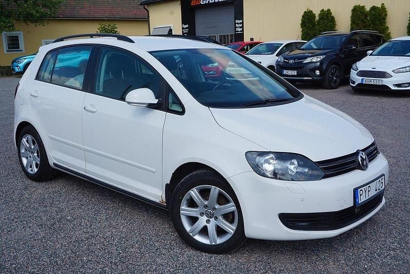 Vit Begagnad 2010 VW Golf Plus Cross Minibuss | 59 900 kr (Marknadspris) - Bild 1/4