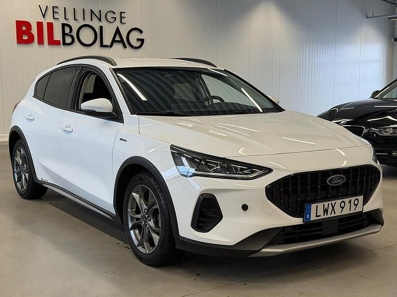 Begagnad Ford Focus Business Edition 125 HK (91 kW) 2022 Vit Halvkombi