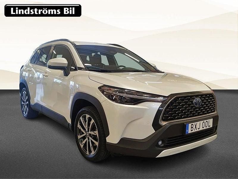 Begagnad Toyota Corolla Cross Style 200 HK (147 kW) 2022 Vit SUV