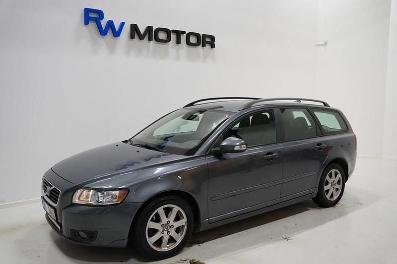 Grå Begagnad 2011 Volvo V50 Momentum Kombi | 84 800 kr (Lite dyr) - Bild 1/4