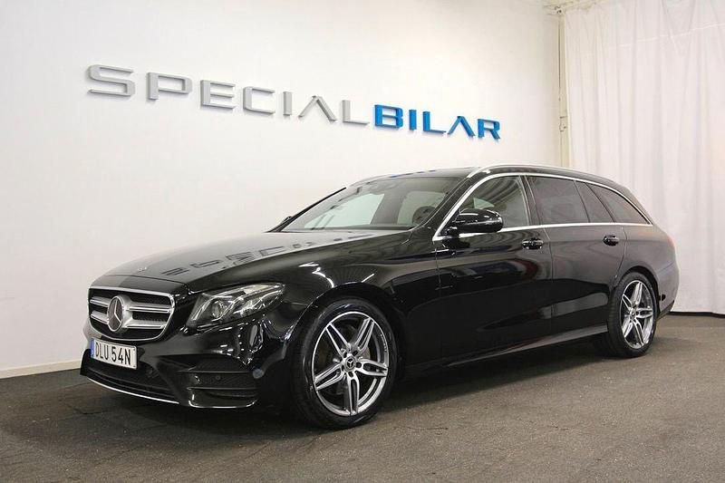 Svart Begagnad 2019 Mercedes E200 AMG line Kombi | 289 000 kr (Marknadspris) - Bild 1/4