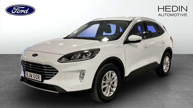 Frozen white Begagnad 2023 Ford Kuga Titanium SUV | 269 900 kr (Marknadspris) - Bild 1/4
