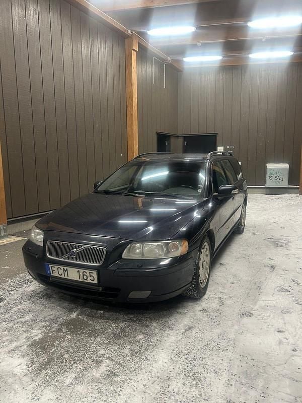 Begagnad 2008 Volvo V70 Kombi | 32 000 kr (Lite dyr) - Bild 1/4