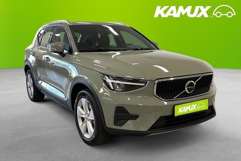Grön Begagnad 2024 Volvo XC40 SUV | 349 900 kr (Bra pris) - Bild 1/4