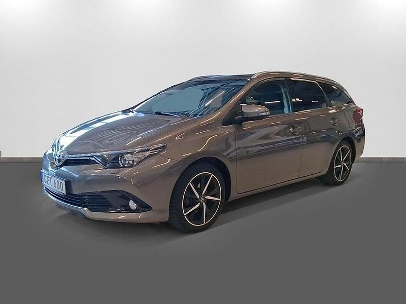 Mörkgrå Begagnad 2017 Toyota Auris Touring Sports Comfort Kombi | 149 900 kr (Marknadspris) - Bild 1/4
