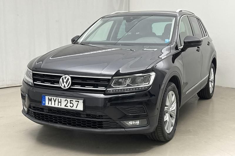 Svart Begagnad 2019 VW Tiguan SUV | 200 000 kr (Superpris) - Bild 1/4