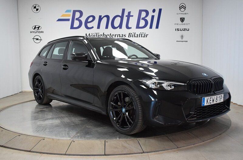 Svart Begagnad 2022 BMW 330e M Sport Kombi | 399 500 kr (Dyr) - Bild 1/3