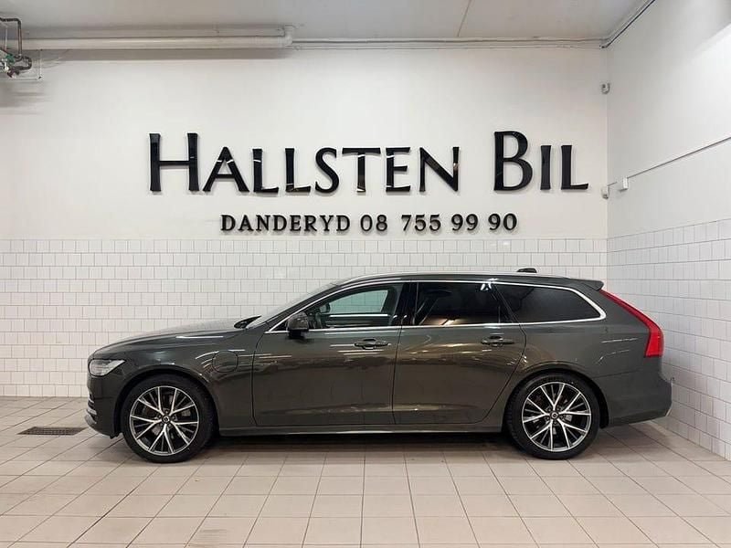 Grå metallic Begagnad 2019 Volvo V90 Momentum Kombi | 279 000 kr (Superpris) - Bild 1/4