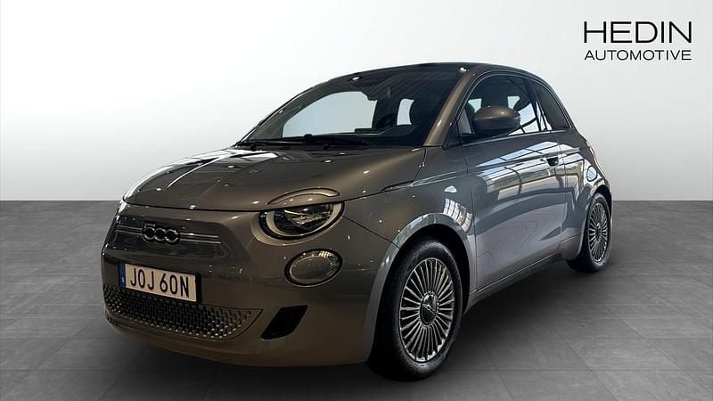 Grå (grey) Begagnad 2022 Fiat 500e Icon Halvkombi | 209 900 kr (Marknadspris) - Bild 1/4