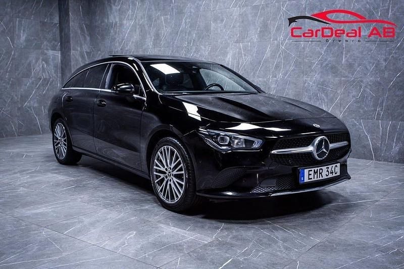 Svart Begagnad 2022 Mercedes CLA250 Sedan | 252 800 kr (Marknadspris) - Bild 1/4